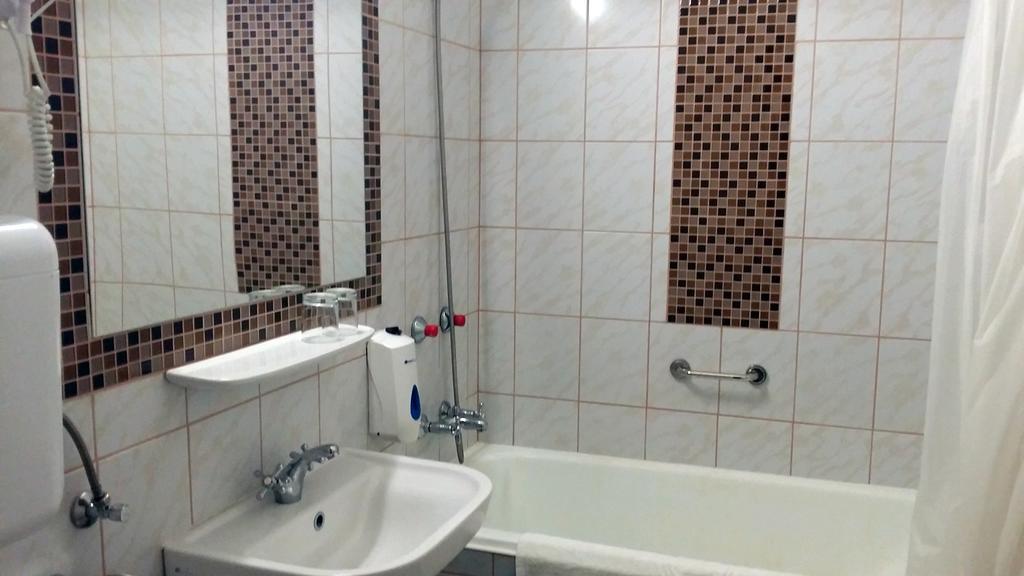 Hotel Tisza Es Thermalfuerdo Szolnok Zewnętrze zdjęcie